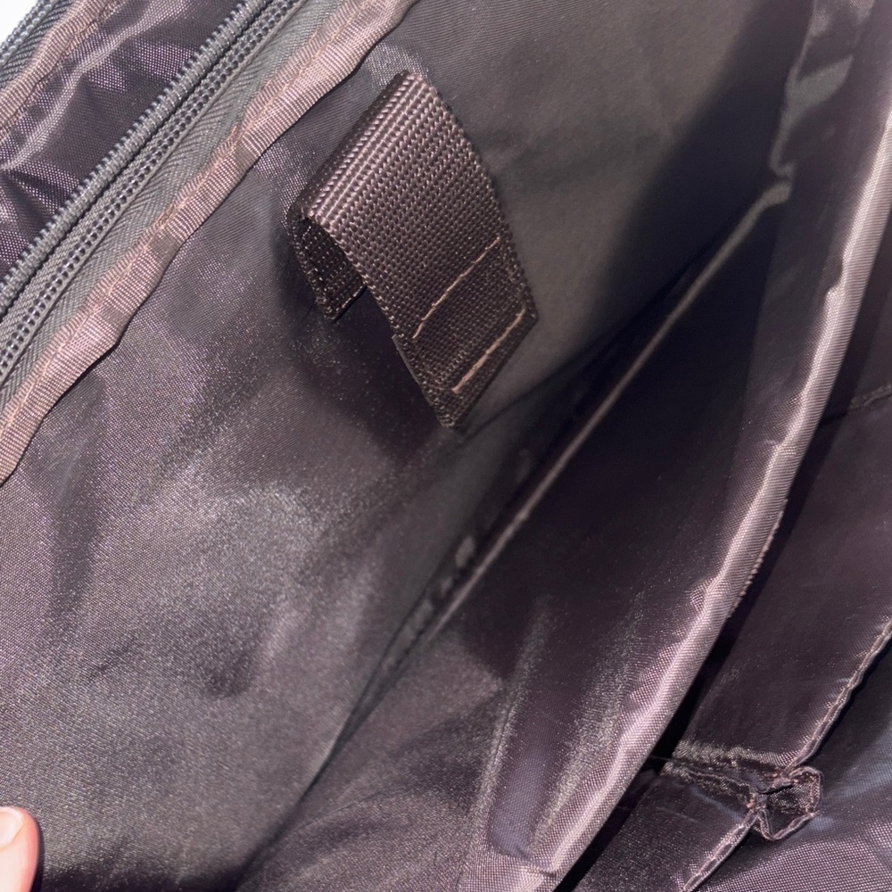 Black Rivet Dark Leather Messenger Bag - Picture 4 of 12